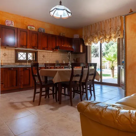 'chloe By Interhome 度假居