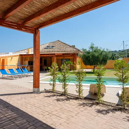 'chloe By Interhome Capitana